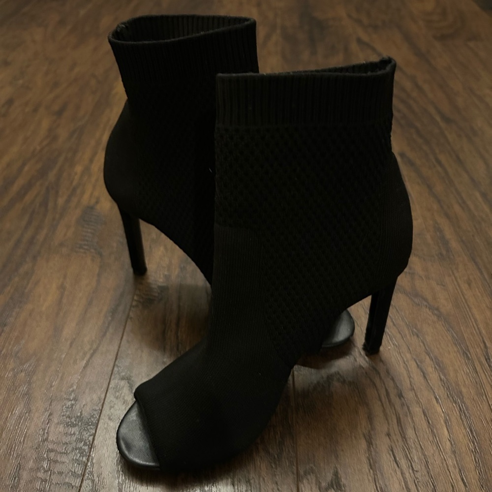 Charles David Black Knit Ankle Boots Booties Size 7